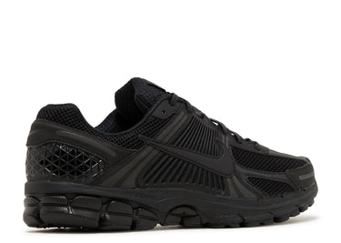 AIR ZOOM VOMERO 5 'TRIPLE BLACK'