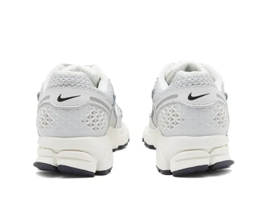 AIR ZOOM VOMERO 5 'PHOTON DUST METALLIC SILVER'