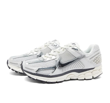 AIR ZOOM VOMERO 5 'PHOTON DUST METALLIC SILVER'