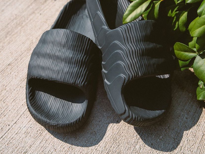 ADILETTE 22 SLIDES 'CARBON'